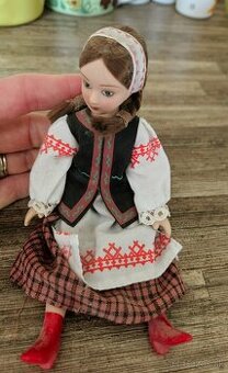 Zberatelska porcelanova babika Folk