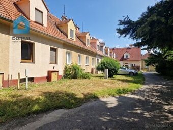 REZERVOVANÝ /RADOVÝ RD V SENICI, mestská časť KOLÓNIA