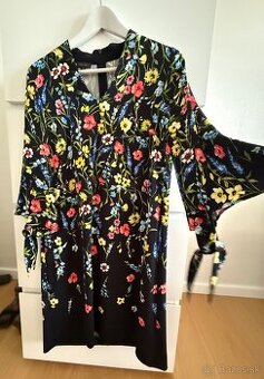 Saty zn Escada, nove, velkost 36