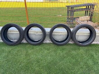MICHELIN PILOT SPORT EV AO 235/45 R20