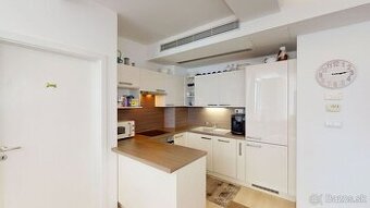 3-izbový, 64 m2, loggia, pivnica, možnosť parkovania v garáž