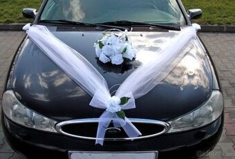 Svadobná výzdoba na auto
