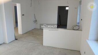 HALO reality - Predaj, rodinný dom Šurany - ZNÍŽENÁ CENA - 1