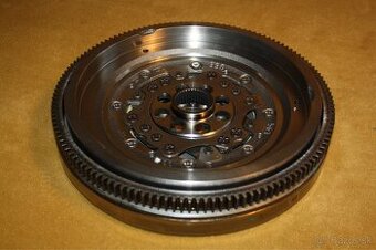 DSG dvojhmotný zotrvačník 7 stup. 07K105266H