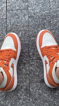 Nike Air Jordan 1 Mid SE velkost 36