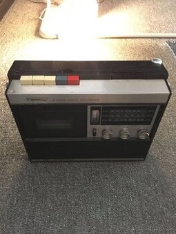 Rádio AIWA s kazeťákom TPR-101