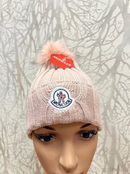 Damska ruzova ciapka s brbolcom m