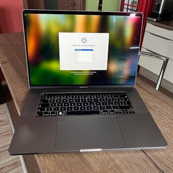 Macbook Pro 16"