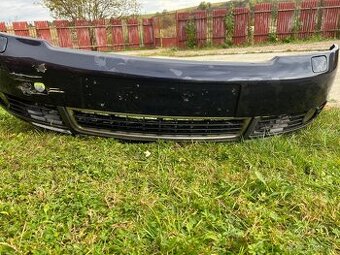 Audi A4 B6 predný nárazník s ostrekovačmi na svetlomety