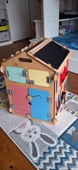 Montessori domček, aktivity board