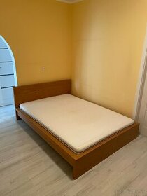 Manželská posteľ Ikea Malm s roštom a matracom