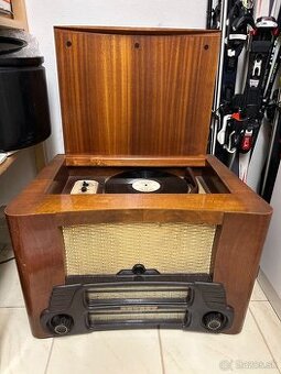 Starozitne radio s gramofonom Tesla