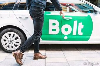 Bolt šofér s autom