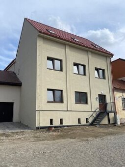 3 izbový podkrovný byt na Kostolnom námestí
