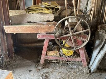 Predam sečkovnicu + motor