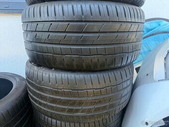 285/40 R21 Hankook