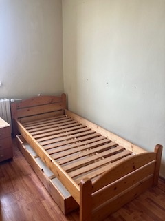 Darujem za odvoz drevenú posteľ so šuplíkom
