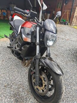 Suzuki gsr 600