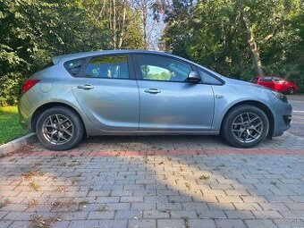 Predám Opel Astra J 2014 1.7CDTI 81kW