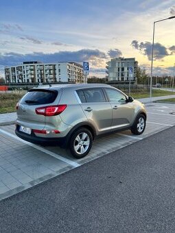 Kia Sportage 2.0 CRDi AWD - 1