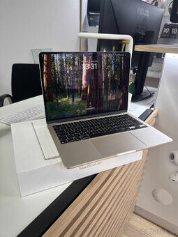 Apple MacBook Air 13″ (M4, 2024) - 1