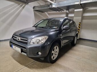 Rav4 8x kolesá 2.0 benzín 112kW 4x4 AWD