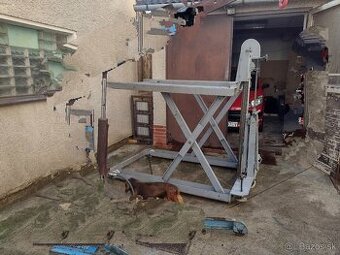 Kúpim  mobilný nožnicový zdvihák