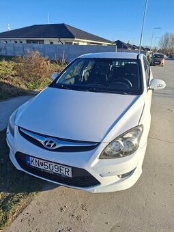 Hyundai i30 1.6 CRDi (2011)