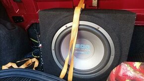 Subwoofer do auta so zosilňovačom