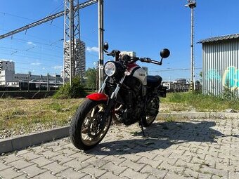 Yamaha XSR700