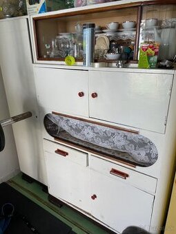 Retro kredenc