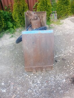 Drapak na sypké materiály Kingshofer s rotatorom