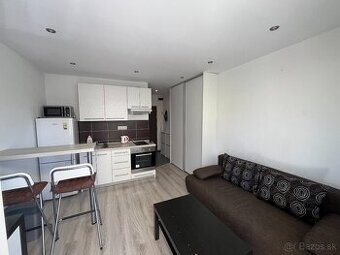 Predaj garsónka Levice, 20m2 + balkón, v centre mesta