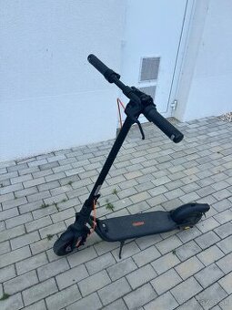 Predám kolobežku Ninebot KickScooter E2 Pro E
