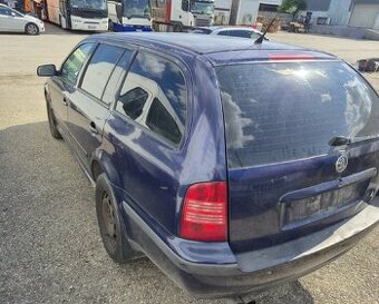 Octavia Combi 1.9 TDI 81kw bez dokladov
