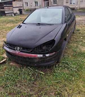 Predám Peugeot 206 HDI na náhradné diely cena 100€ plus doho