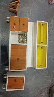 Starý nábytok pre bábiky