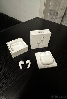 Apple AirPods 4 s potláčaním hluku