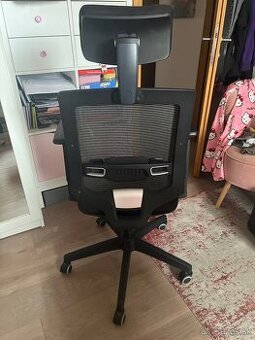 kancelárska stolička