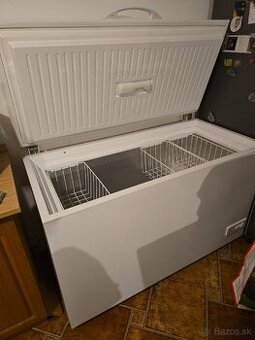 Truhlicová mraznička 400l