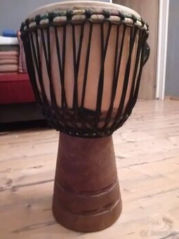 Djembe. Skutočné.