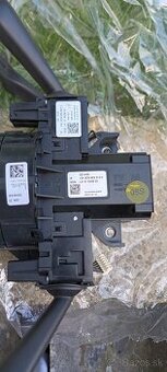 Predam na volkswagen Pasatt,B-6-ovládaciu páku.