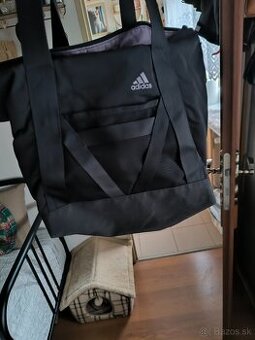 Adidas taska