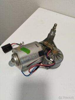 Predám motorček zadného stierača na š na