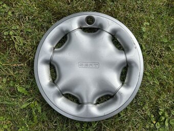 Predám 4 ks originál puklice Seat Inca/Cordoba