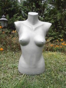 busty- figuríny dámske ½