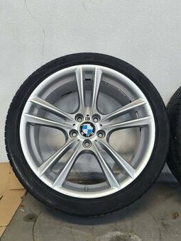 Disky s pneumatikami