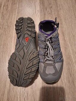 Turistická obuv Salomon 38