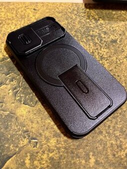 Odolný kryt na iPhone 15 s ochranou foťáku