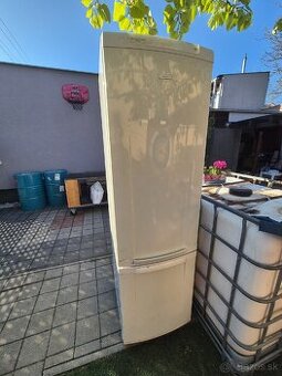 Darujem ladnicku cca 190cm Elektrolux